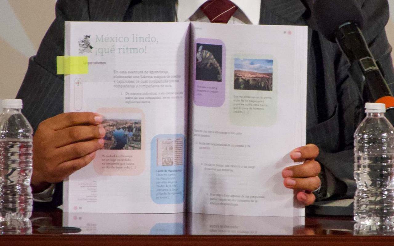 Suspensión contra libros de texto en Chihuahua garantiza interés superior de los niños: ministro Aguilar