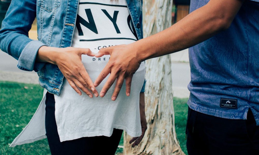 Urgen a brindar apoyo ético y respetuoso a familias que atraviesan el duelo gestacional