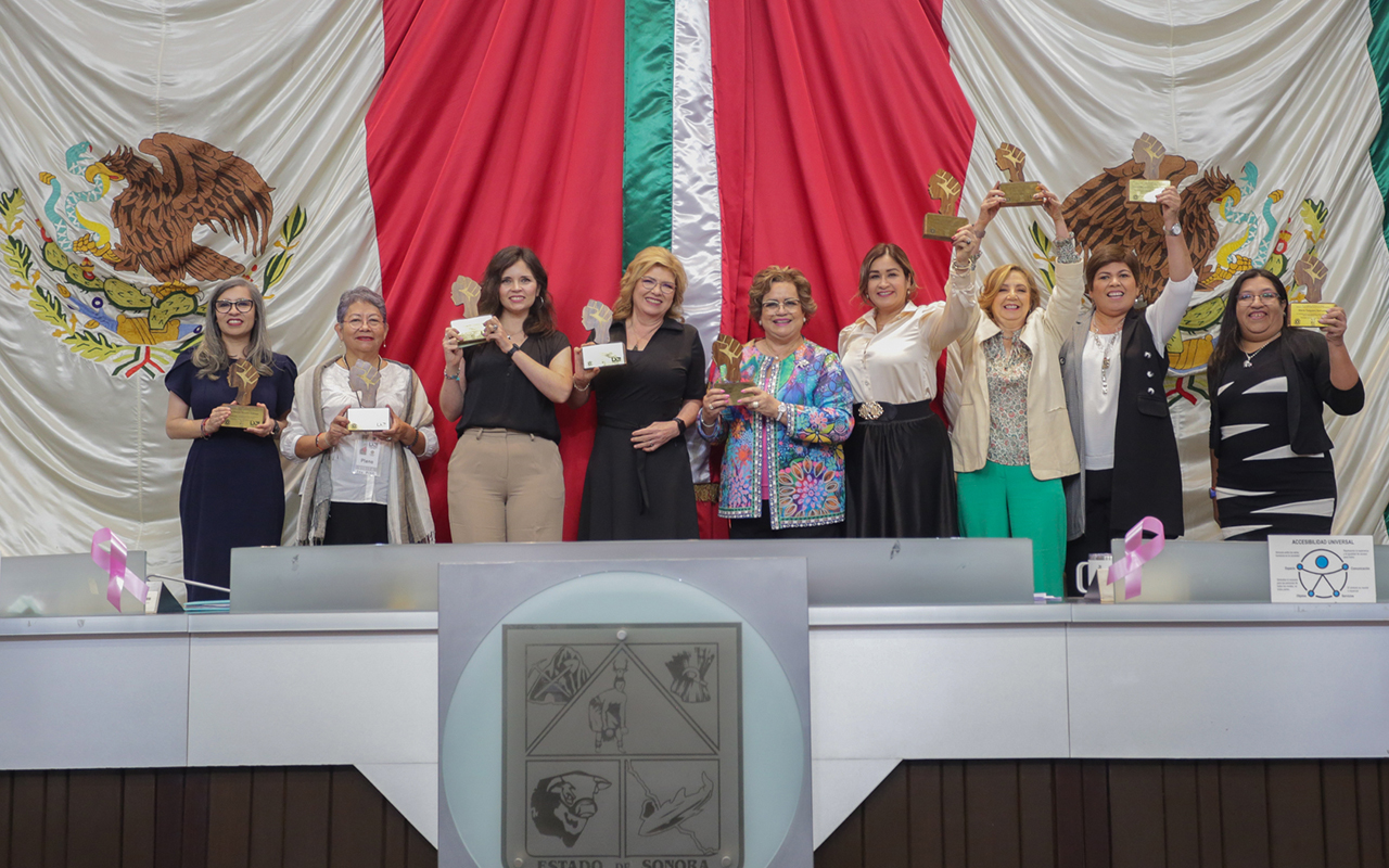 Acusan mujeres a funcionaria estatal de violencia, acoso y discriminación