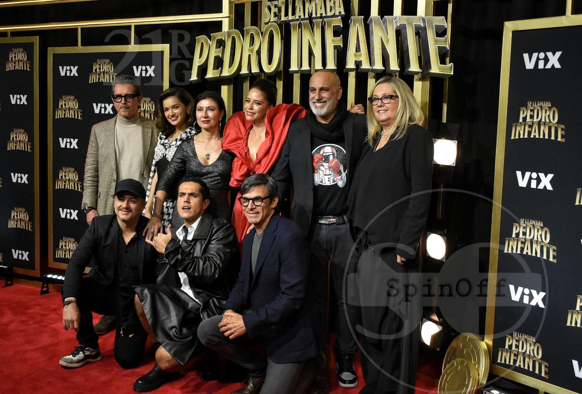 El elenco principal de Se llamaba Pedro Infante, e invitados especiales se reunieron para la presentación de la serie