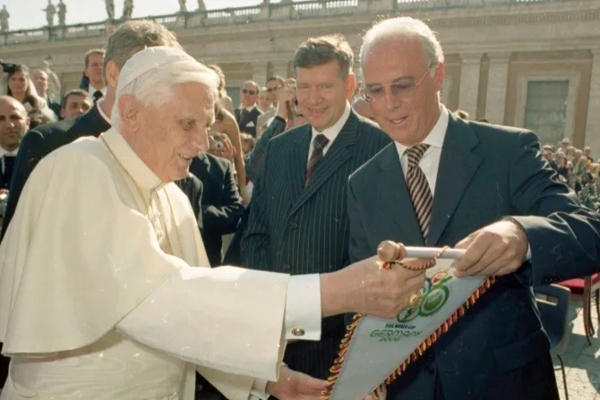 Franz Beckenbauer y el día que conoció a Benedicto XVI. Noticias en tiempo real