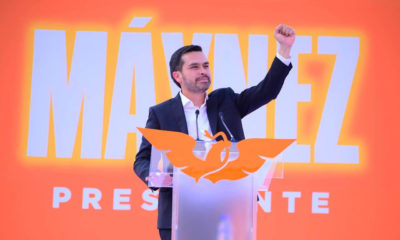 Acompañado de su familia, Álvarez Maynez registra candidatura presidencial por Movimiento Ciudadano