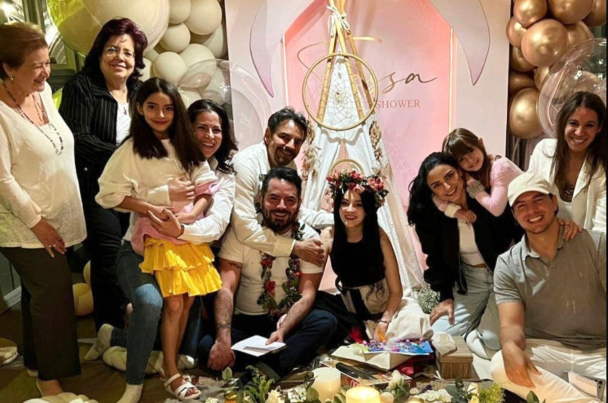 Los Derbez festejan el emotivo Baby Shower de Tessa. Noticias en tiempo real