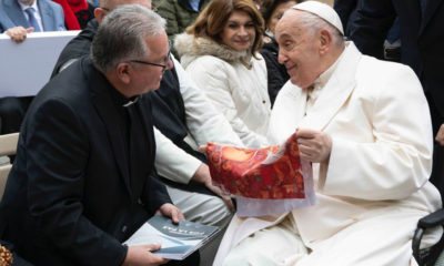 Papa Francisco recibe el “Compromiso por la Paz” firmado por los candidatos presidenciales en México