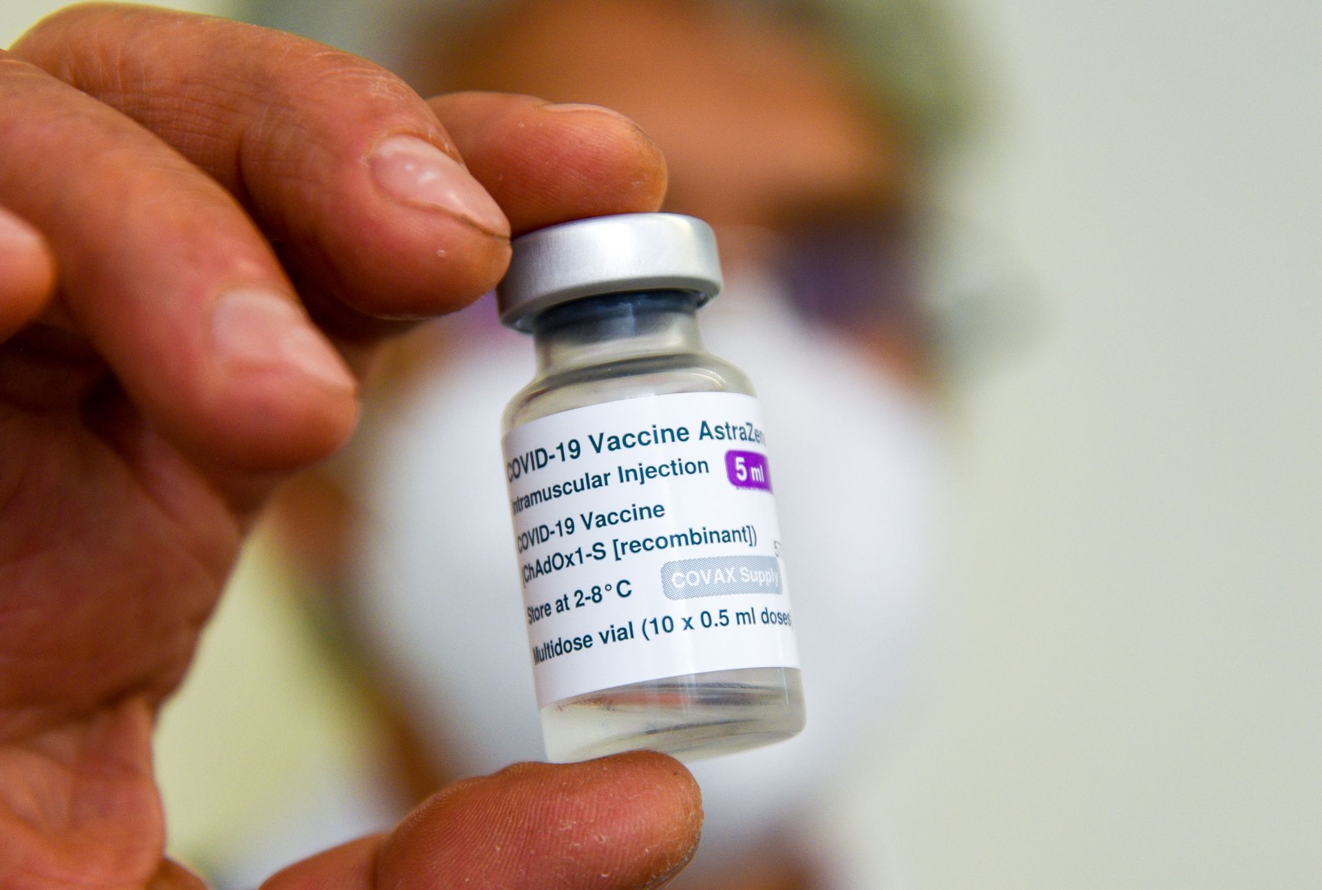 AstraZeneca reconoce que vacuna anticovid puede causar trombosis. Noticias en tiempo real