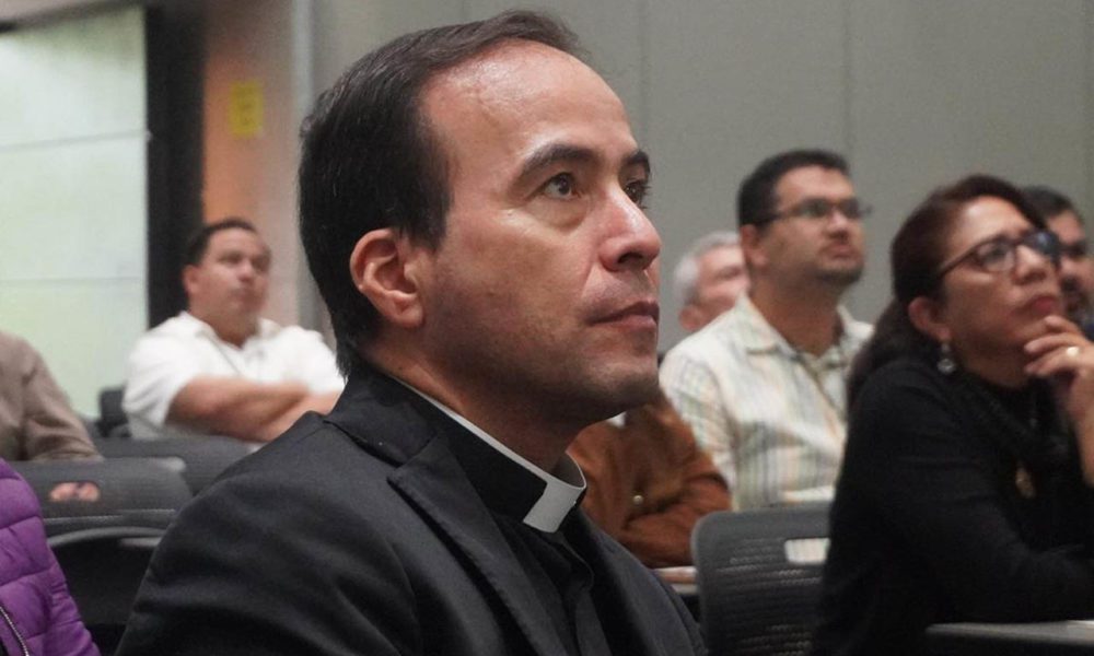 Michael Rios Rector Ar Iglesia, a través de la educación, marca diferencia significativa en la ...