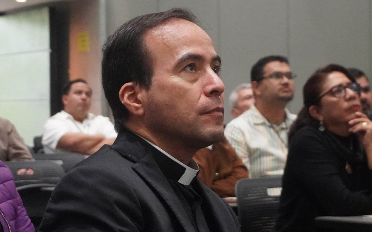 Iglesia, a través de la educación, marca diferencia significativa en la sociedad: rector de la Universidad Pontificia