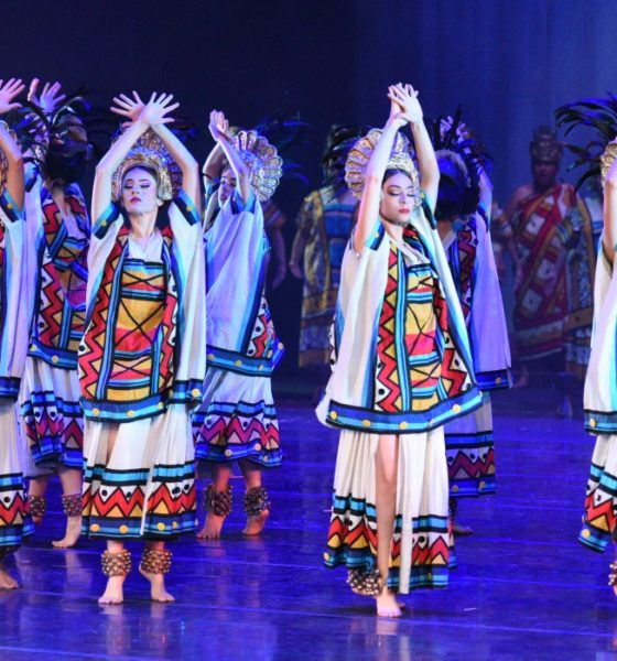 Ballet Folklórico de México (1) - Aztecas (Hijos del sol) Foto Ángel Reyes