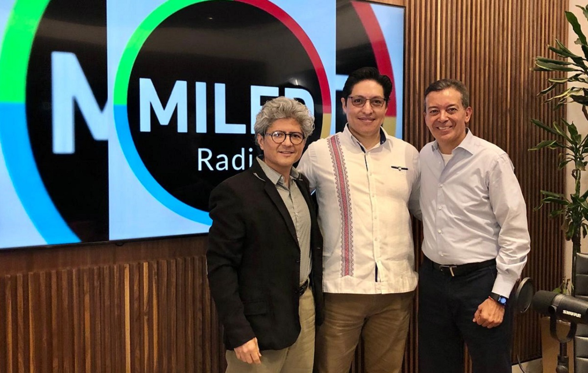 Luis Carlos Fuentes, Felipe Monroy y José Luis Arévalo, en el programa Mesa de Diálogo, sobre el libro Dios.