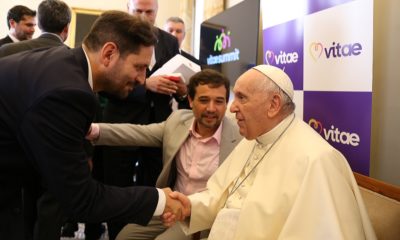 Elías Bertolini y el Papa Francisco en el VITAE SUMMIT