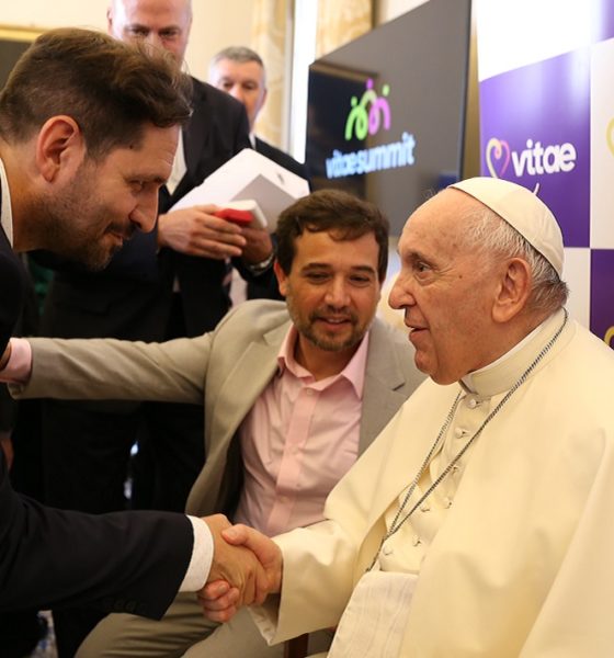 Elías Bertolini y el Papa Francisco en el VITAE SUMMIT