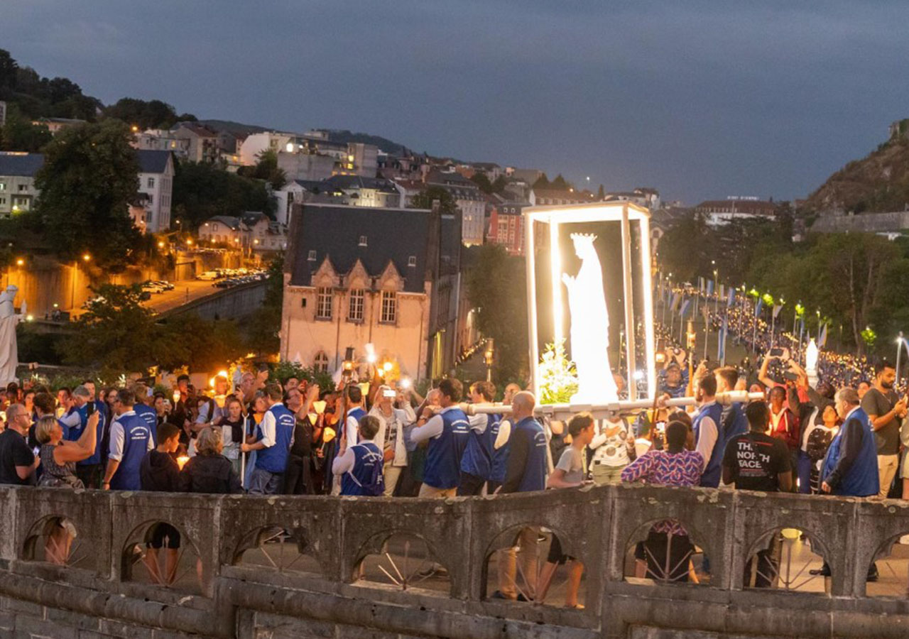 Francia refuerza seguridad ante alerta "muy alta" de ataques en festividades religiosas