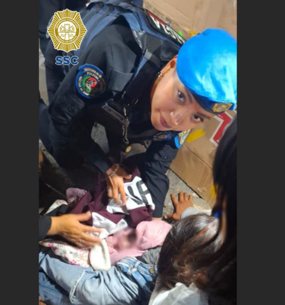 Policías auxilian a mujer mixteca en labor de parto en el Metro Pantitlán