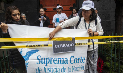 Protesta en SCJN: Trabajadores realizan clausura simbólica, Ministros responden con día inhábil