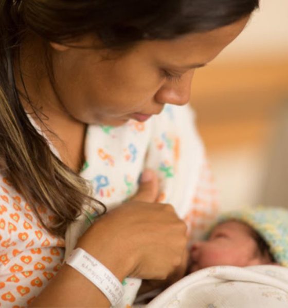 En México Más de la mitad de las mujeres que trabajan no cuentan con apoyo para la lactancia