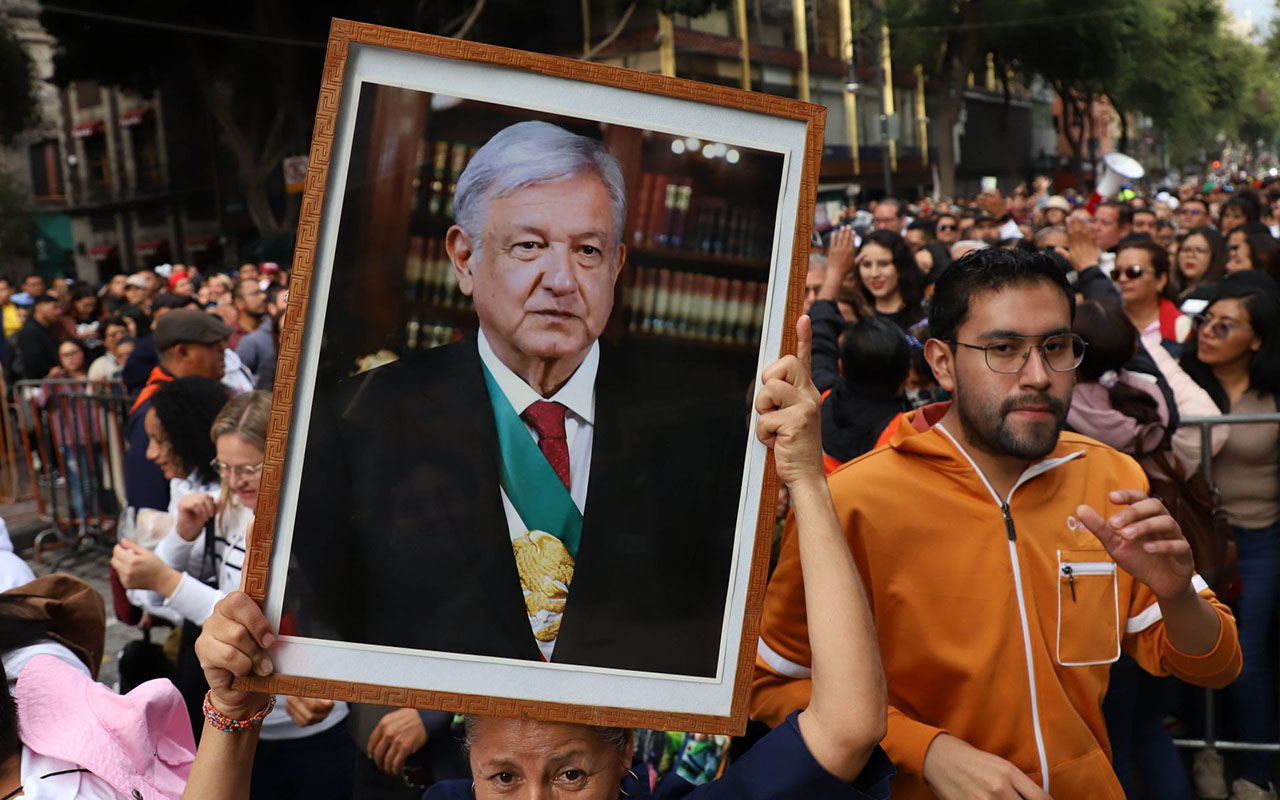 ¿Respaldo popular a elección de jueces? López Obrador lanza encuesta a mano alzada