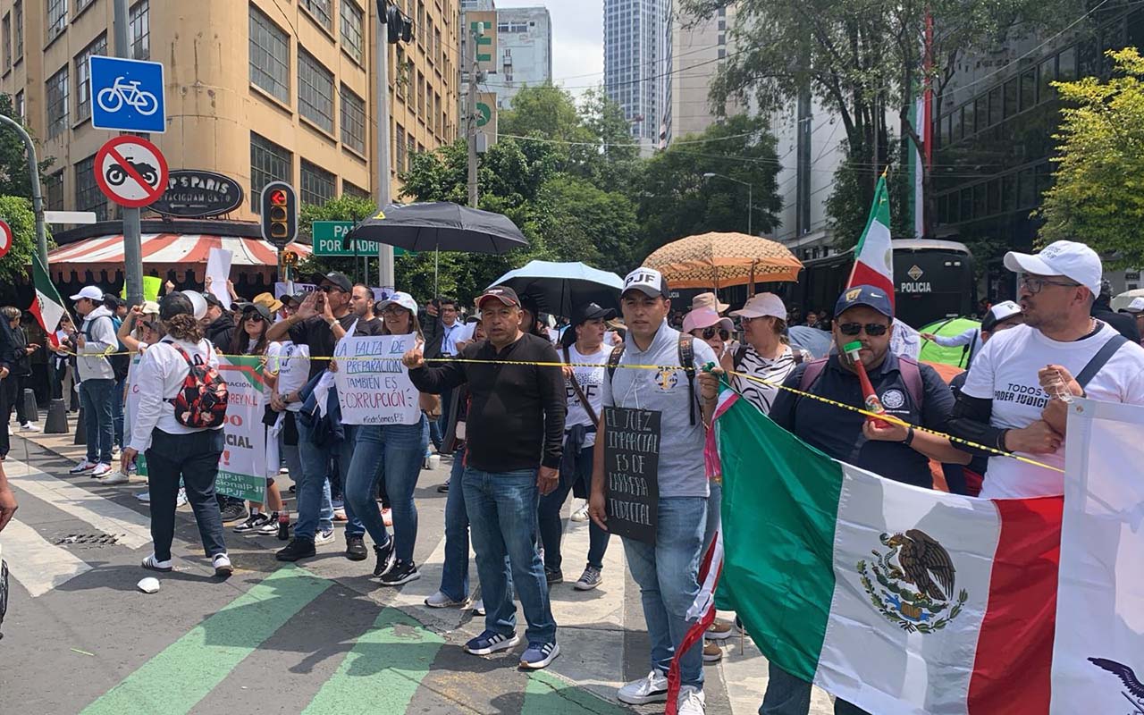 Morena llama a la calma ante presión por Parlamento Abierto en Reforma Judicial