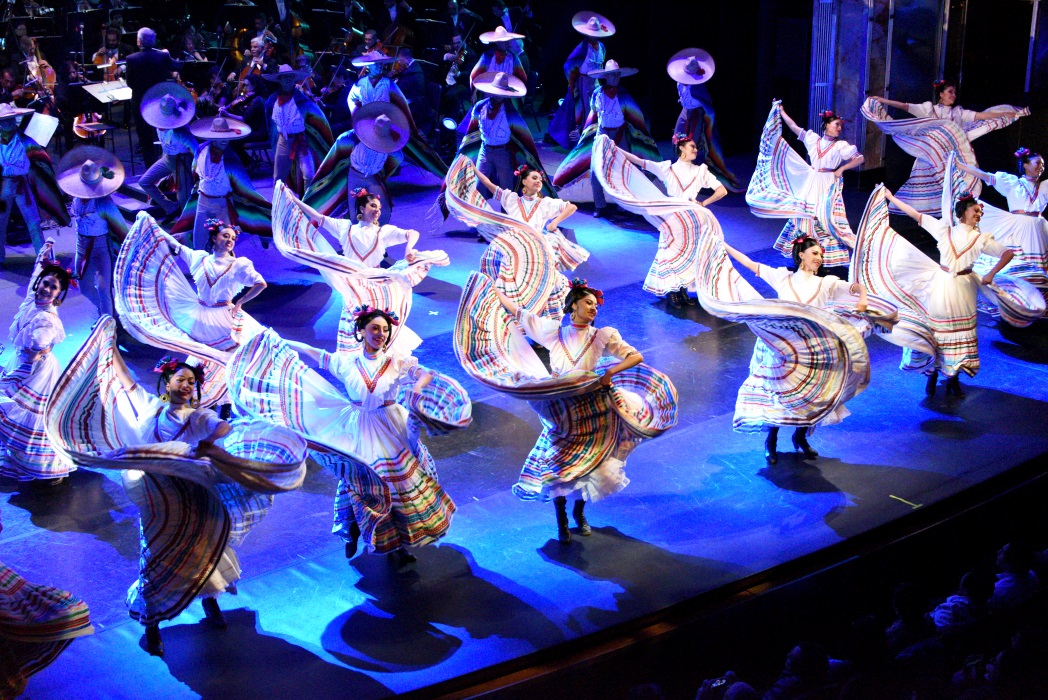 La Gala conmemorativa. 90 años del Palacio de Bellas Artes, fue una celebración llena de emotividad y arte a través de la participación de la Orquesta Sinfónica Nacional (OSN) y el Ballet Folklórico de México de Amalia Hernández.