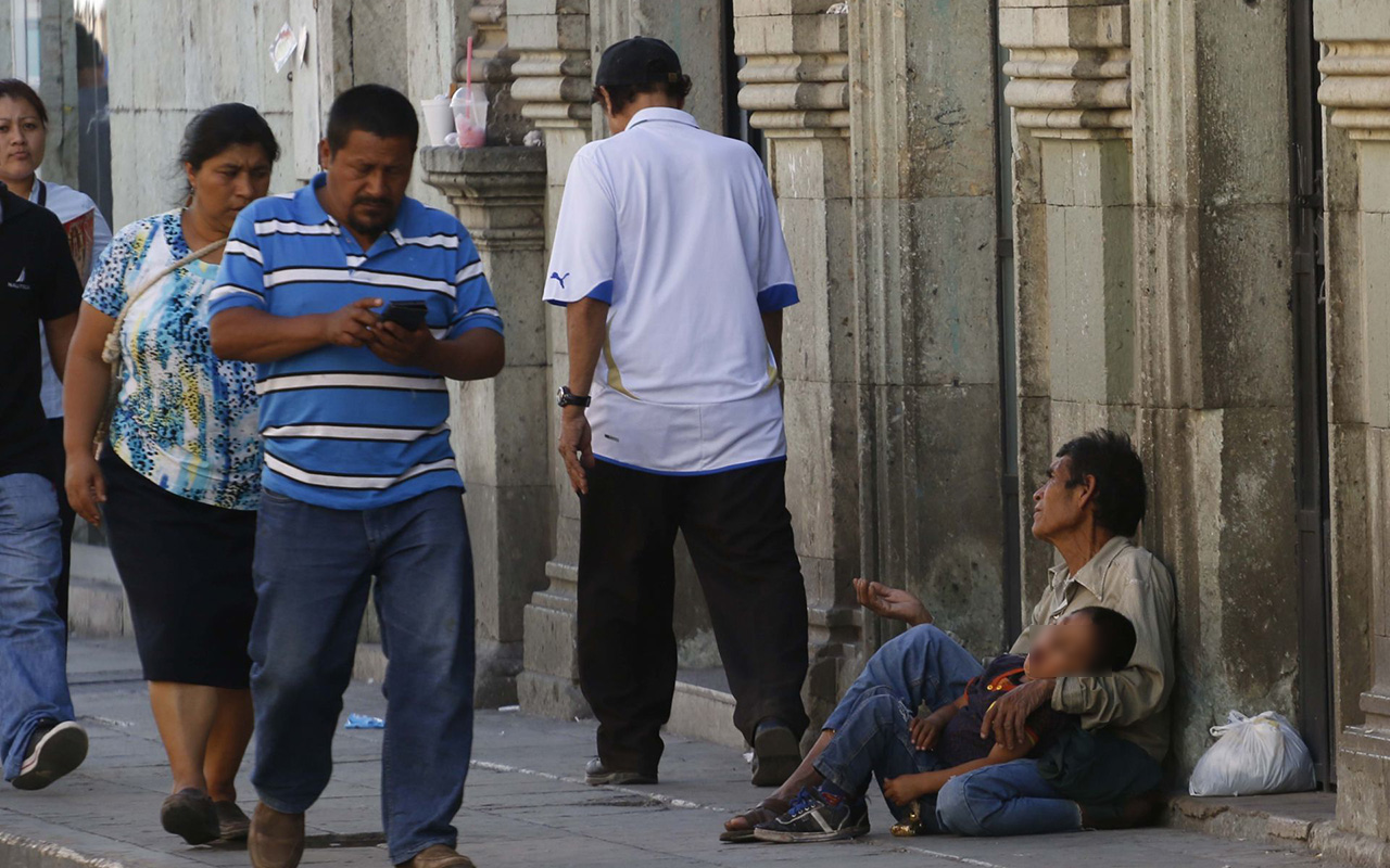 Ignorar la pobreza: una barrera al progreso social