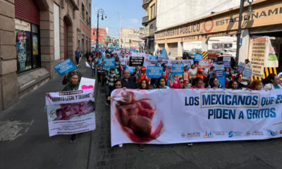 Decenas de personas se congregaron en el Palacio de Bellas Artes, en la Ciudad de México, para marchar hacia el Congreso capitalino. La causa: manifestar su rechazo a una polémica iniciativa que permitiría el aborto hasta los nueve meses de gestación.