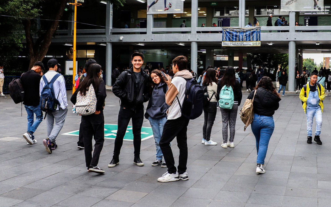 Excelencia profesional y valores humanos, el mejor futuro para los jóvenes