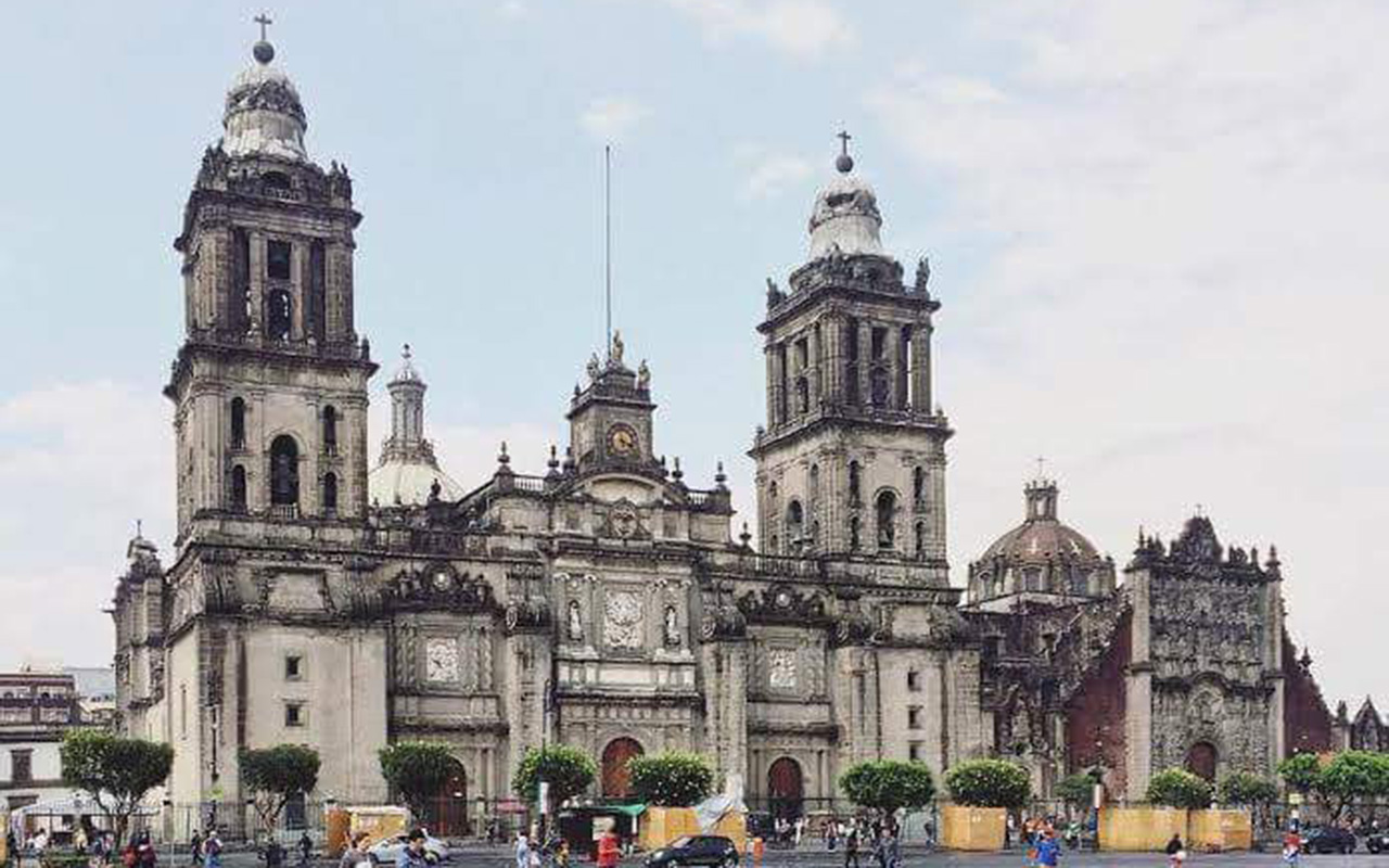 La Catedral Metropolitana abre su puerta principal al perdón en el inicio del año jubilar