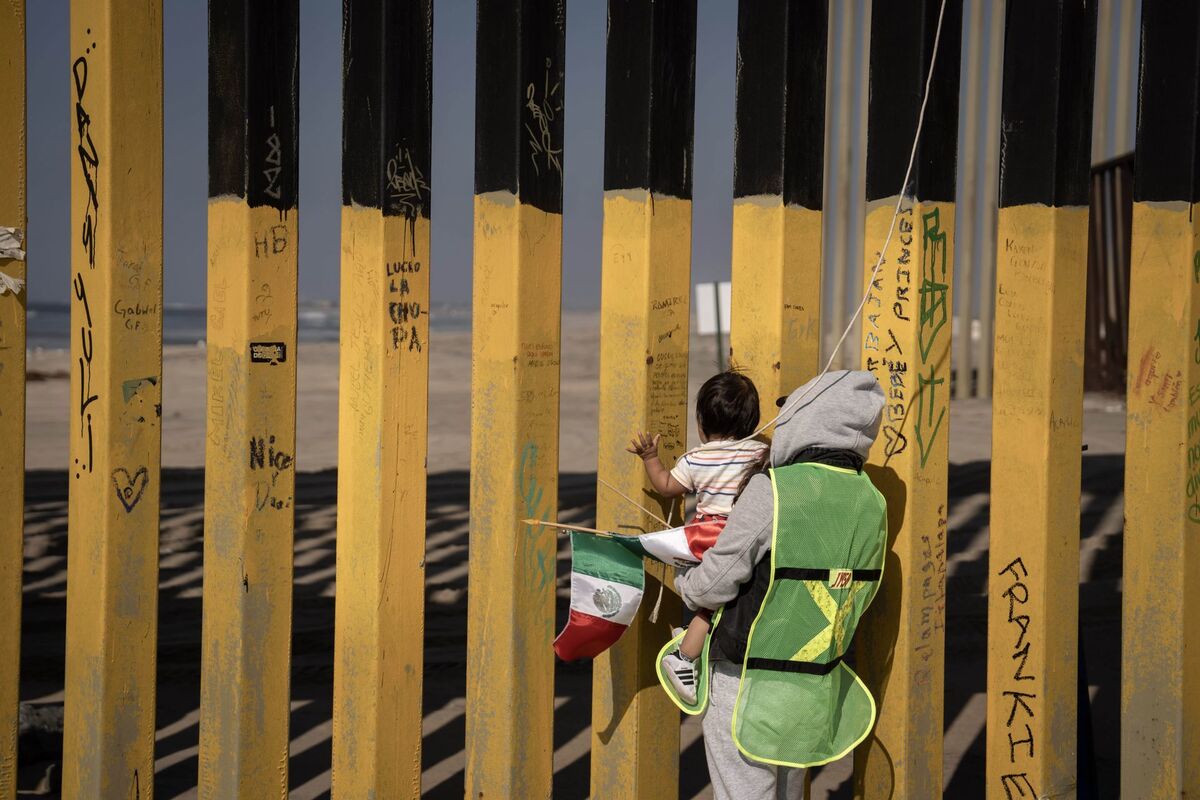 Iglesia Católica pide a Trump políticas que respeten la dignidad humana