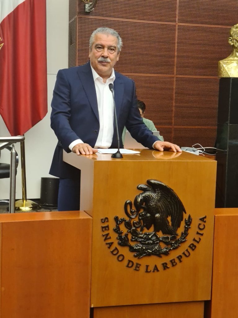 Raúl Morón Orozco, presidente de la Comisión de Educación del Senado