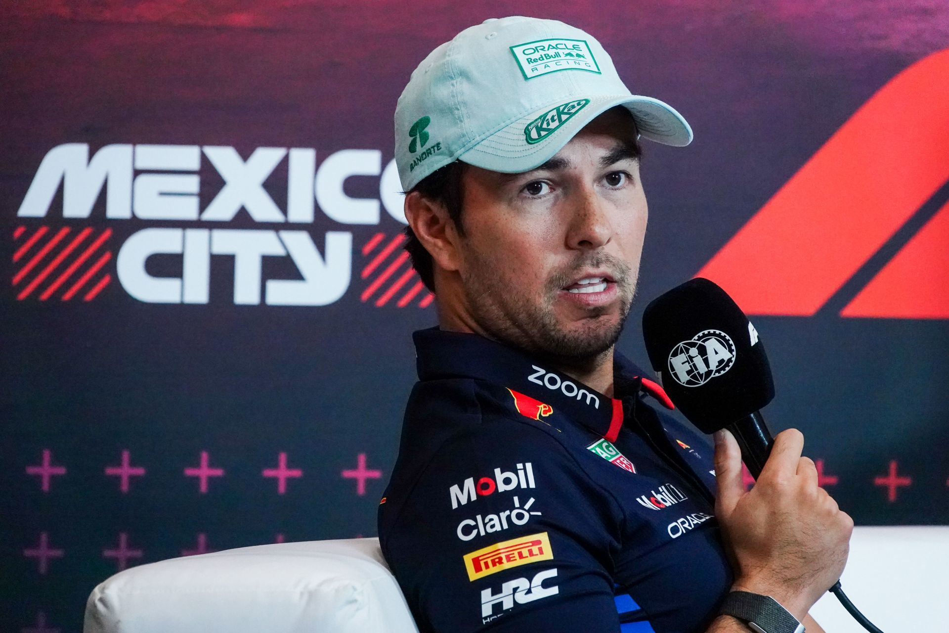 Checo Pérez regresa a la Fórmula 1, ahora como piloto de Cadillac