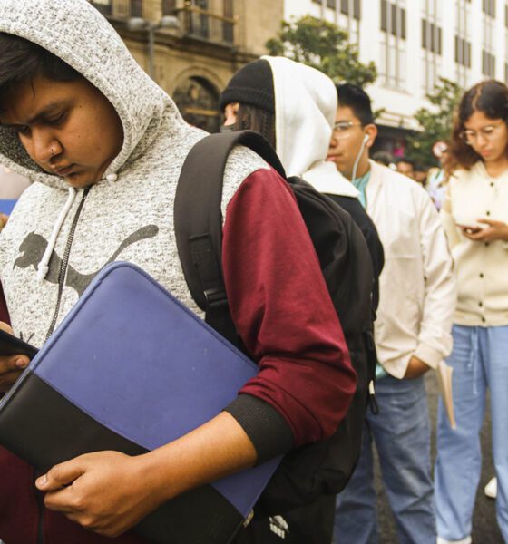 Jóvenes en México enfrentan más barreras para superar los esudios de sus padres