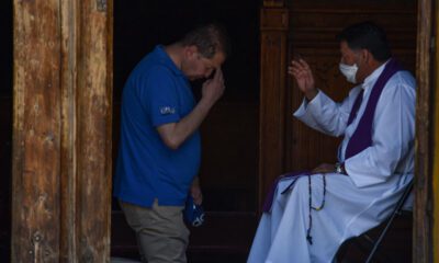 Un día en la vida del sacerdote: entre la misa y la misión fuera del templo