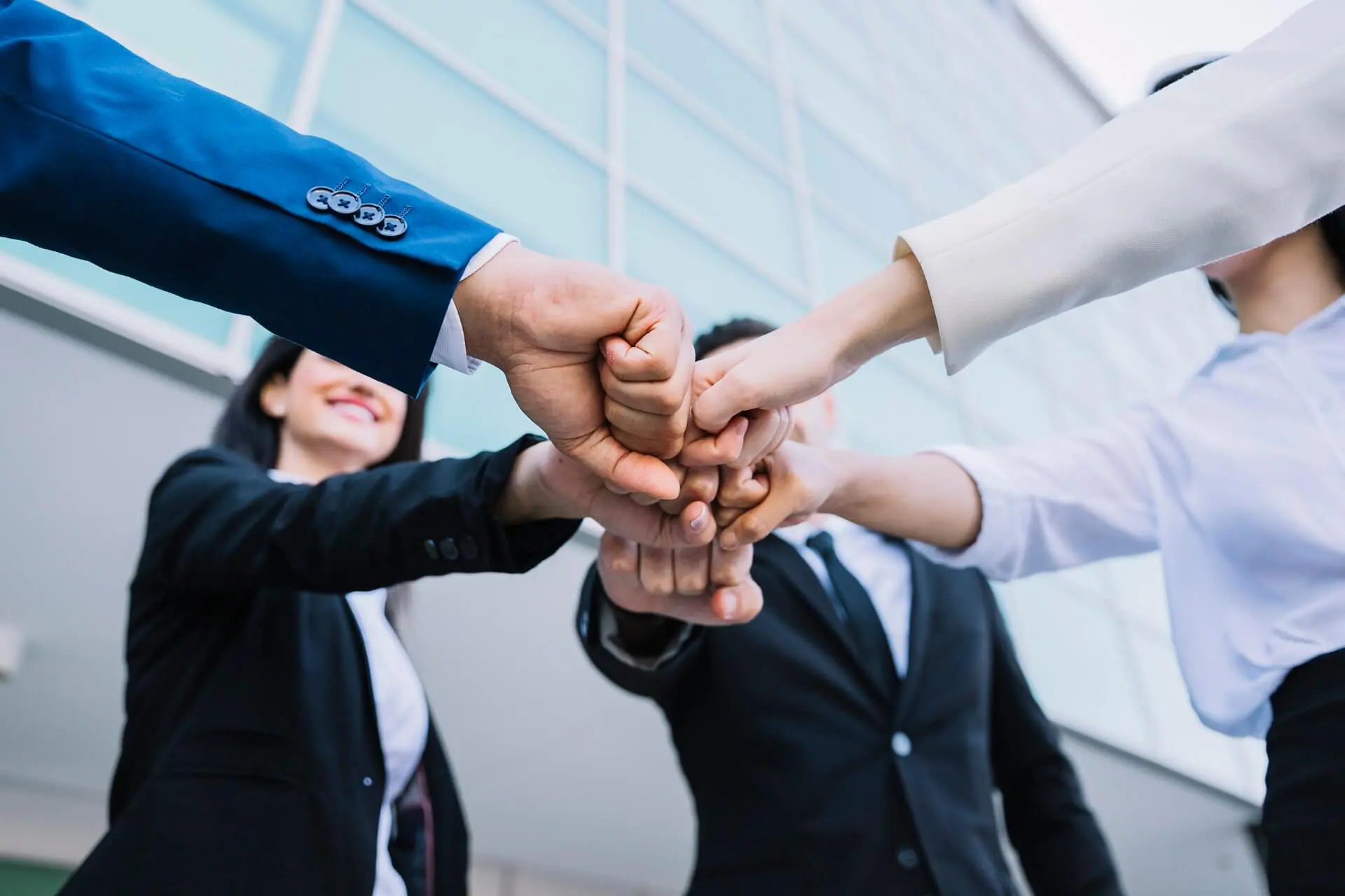 Empresas y trabajadores felices