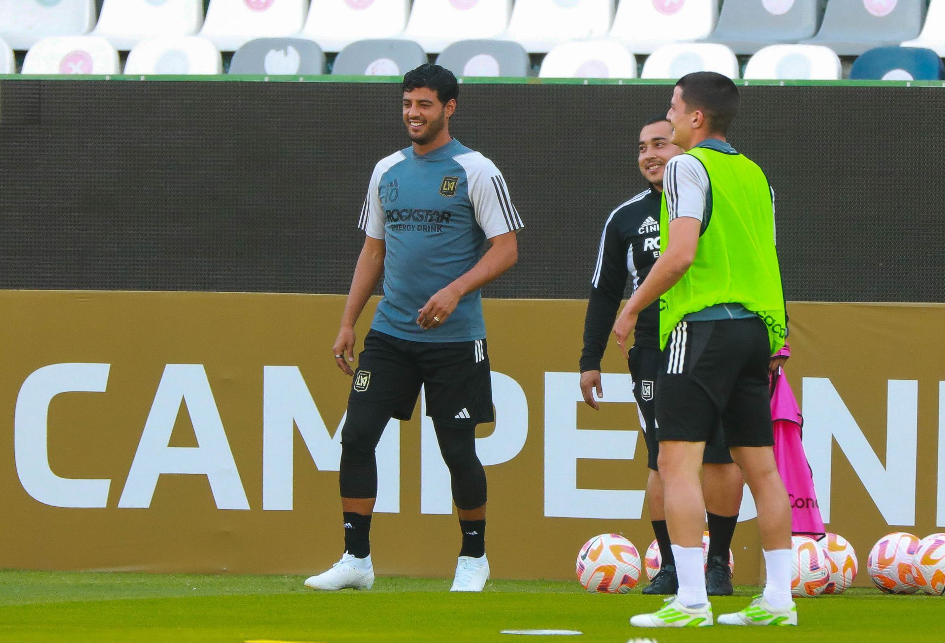 LAFC rinde tributo a Carlos Vela, quien priorizó a su familia antes que el futbol