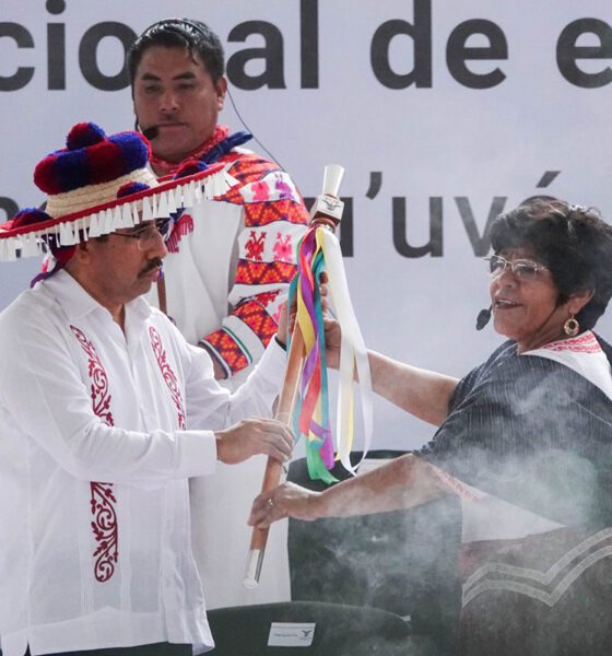 “Ser padre y madre del pueblo”; significado del Bastón de mando que recibieron ministros