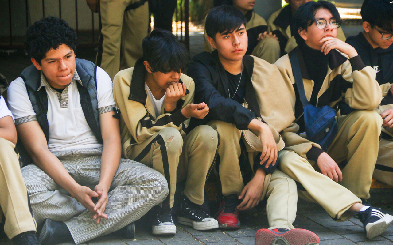 Salud mental en secundarias y preparatorias: psicólogos actúan ante señales de riesgo en jóvenes