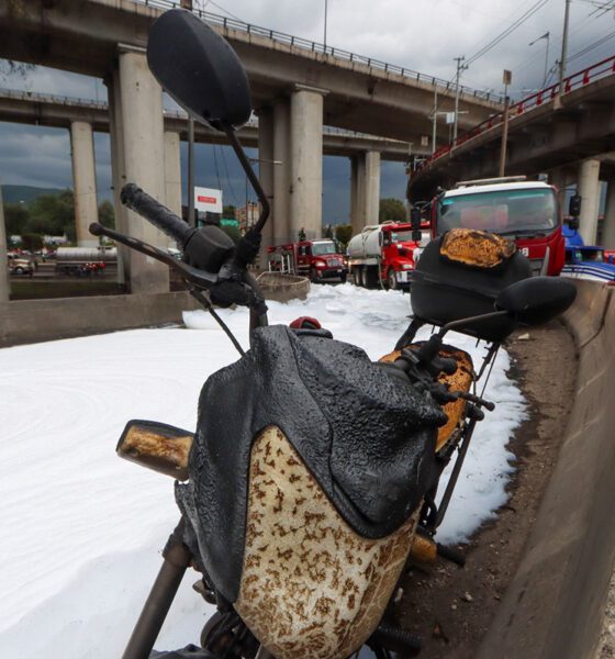 “Traslados y tortas”, joven repartidor ayuda a familias de víctimas en el Puente de la Concordia