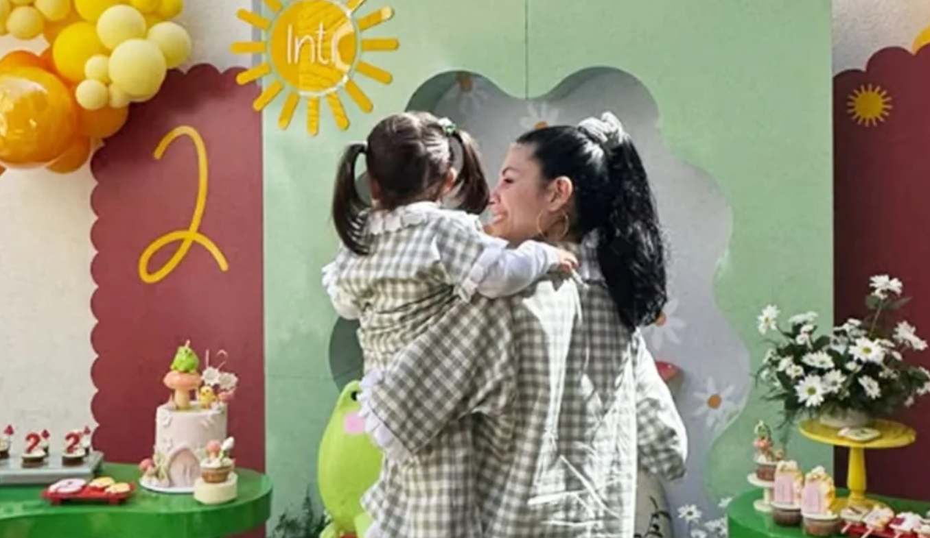 Cazzu celebra el segundo cumpleaños de Inti