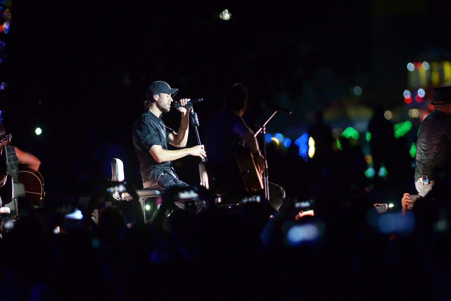 DURANGO, DURANGO, 06AGOSTO2018.- La noche de ayer el artista Enrique Iglesias se presentó en un concierto ante miles de espectadores de la Feria Nacional de Durango 2018. FOTO: OCTACVIO ZALDIVAR /CUARTOSCURO.COM