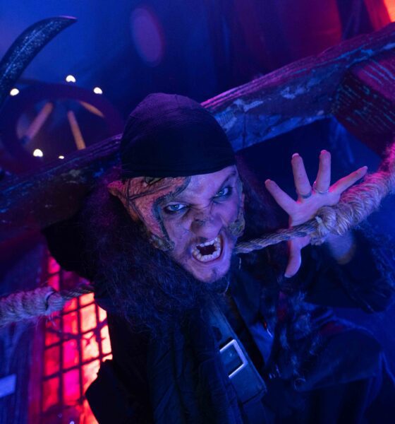 la nueva atracción de temporada del Acuario Inbursa, “La maldición de los piratas”, a propósito del Día de Muertos. Se trata de una experiencia inmersiva para toda la familia,