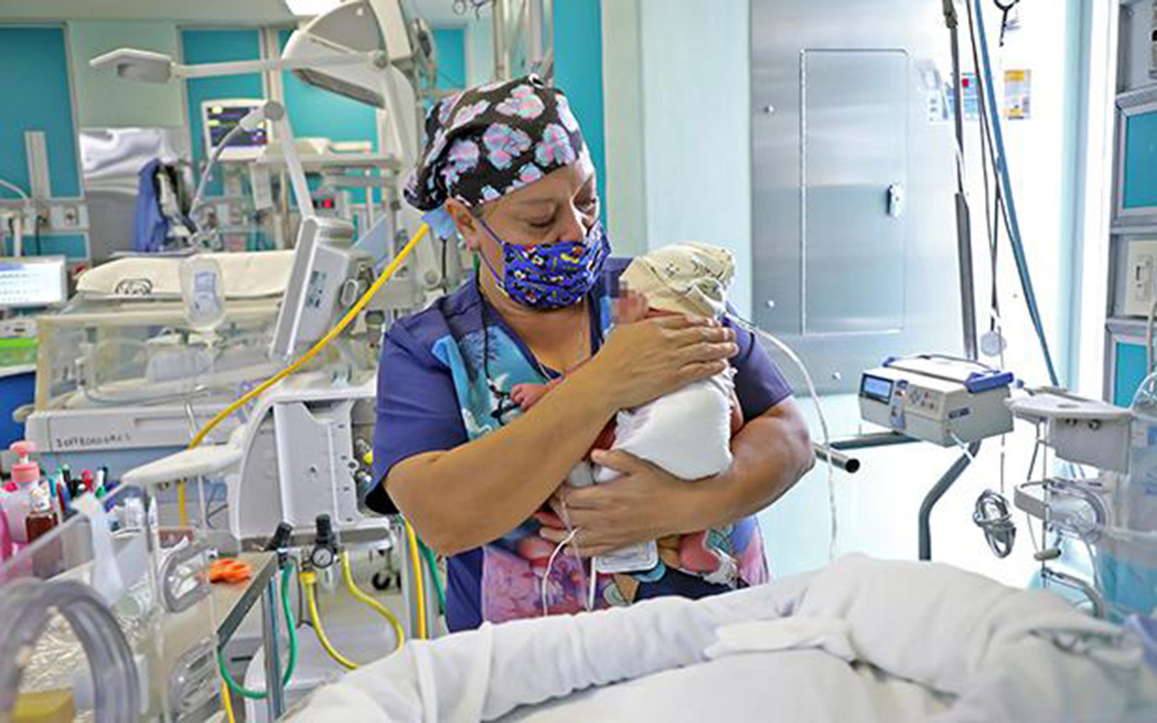 “Milagros de 600 gramos”: bebés sobreviven con apenas 26 semanas