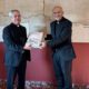 Entrega Iglesia en México magno compendio de doctrina educativa y cultural a la Santa Sede
