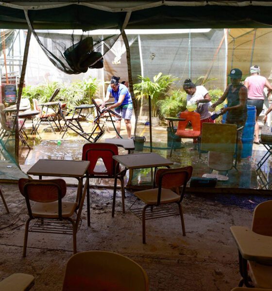 Familias y docentes levantan escuelas destruidas por las lluvias