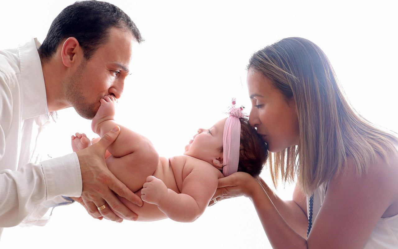 Mamá escucha, papá vigila: ¿conoces las hormonas que fortalecen a la familia?