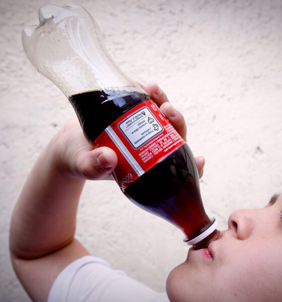 México elimina la participación de menores de edad en anuncios de bebidas azucaradas