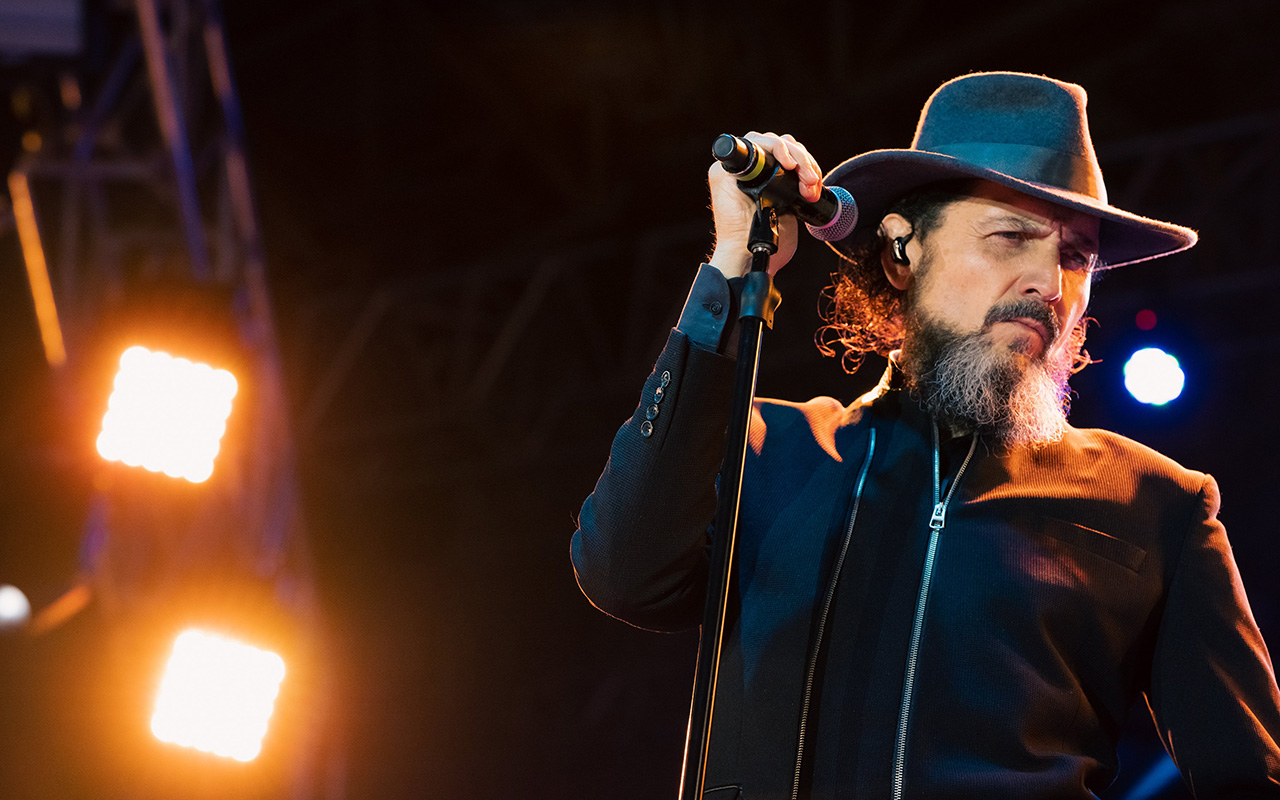 “Hablo con Dios”: Reyli Barba, el cantautor devoto de Santa Cecilia