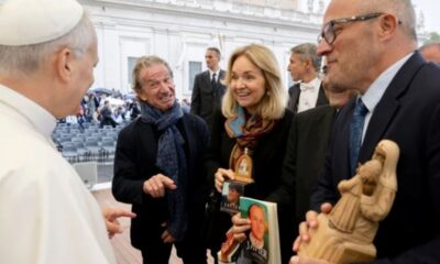 El documental Solo Javier recibe la bendición apostólica. El equipo se encontró con el Papa León XIV en San Pedro, confirmando la misión de la película