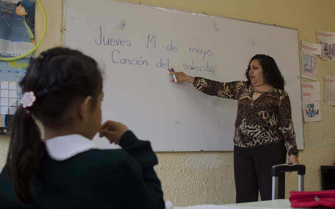 De las burlas a las armas: violencia estudiantil hacia los docentes