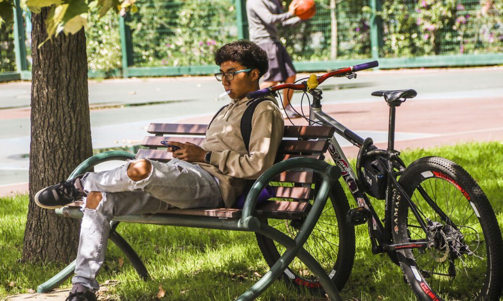 La generación de las seis horas: tecnología sin guía y salud mental sin prioridad