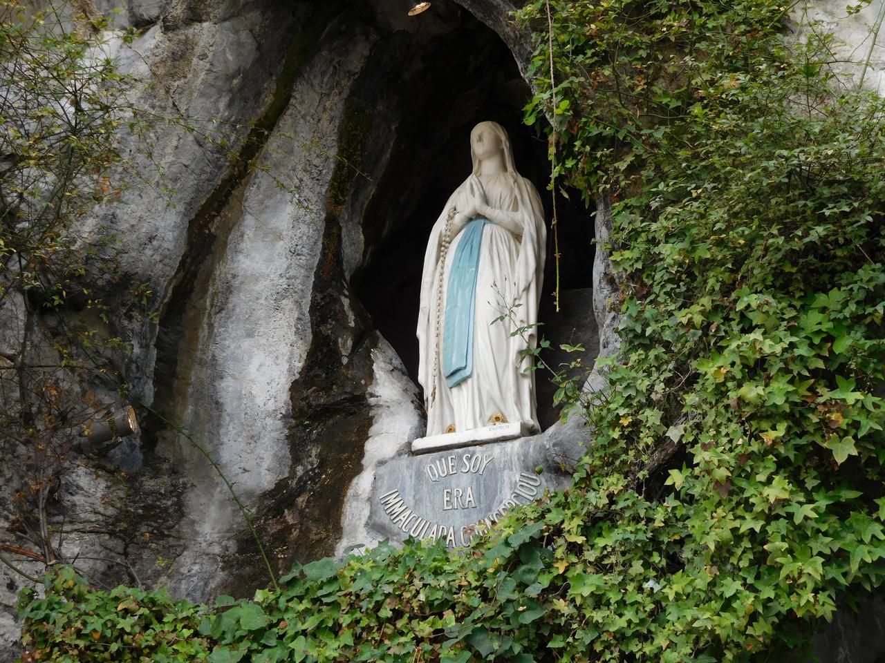 Santa Bernardette la incorruptible