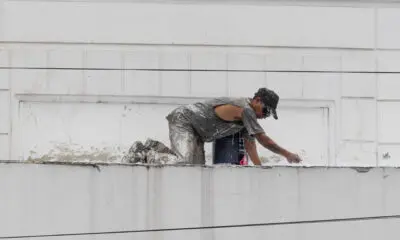 Primer empleo y salario bajo; desafío de los jóvenes en México